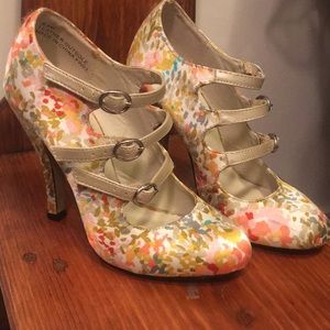 Floral print heels